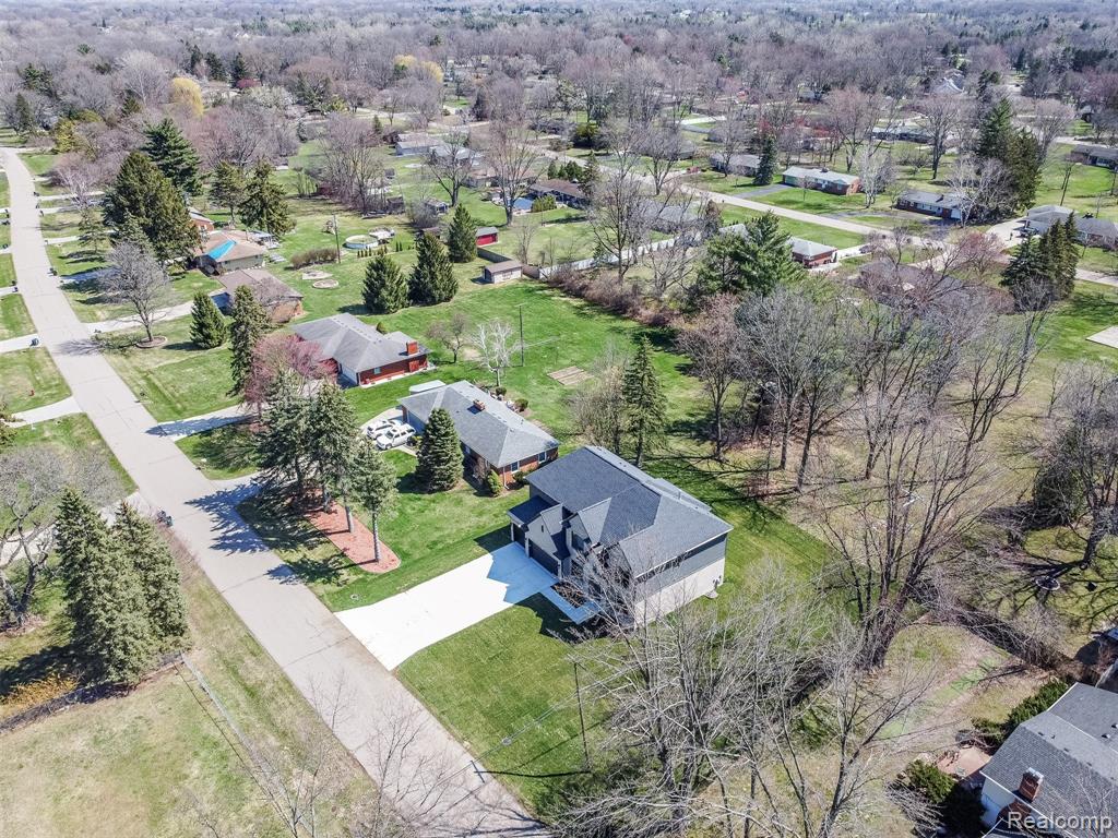 50 Lesdale Drive, Troy, MI 48085 — Photo 5