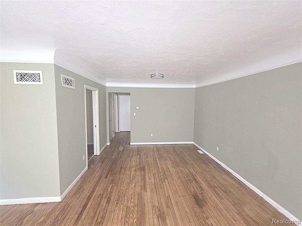 8882 Grandville Avenue, Detroit, MI 48228 — Photo 3