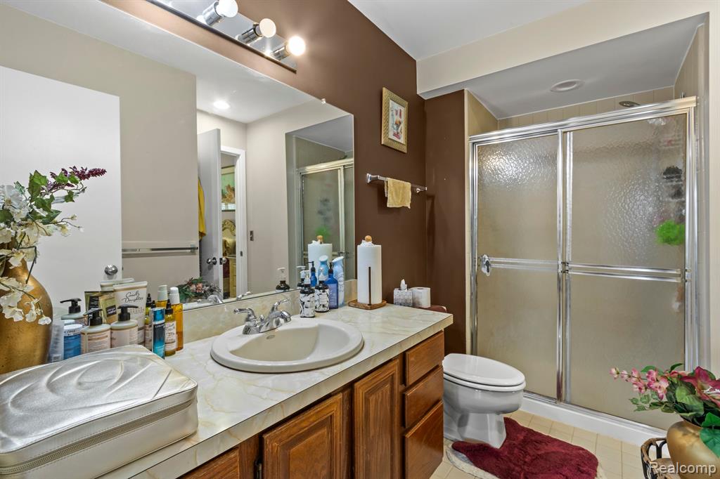 1696 S HILL Boulevard, Bloomfield Hills, MI 48304 — Photo 17