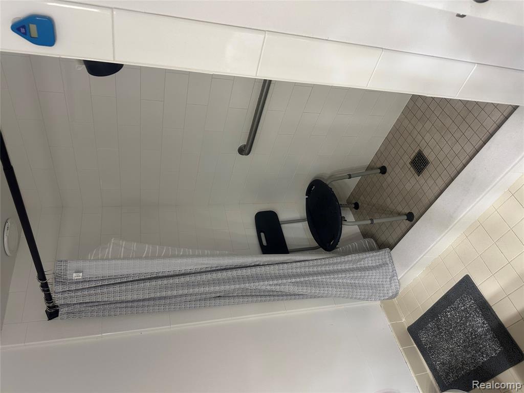 41460 Janet Circle, Clinton Twp, MI 48038 — Photo 16