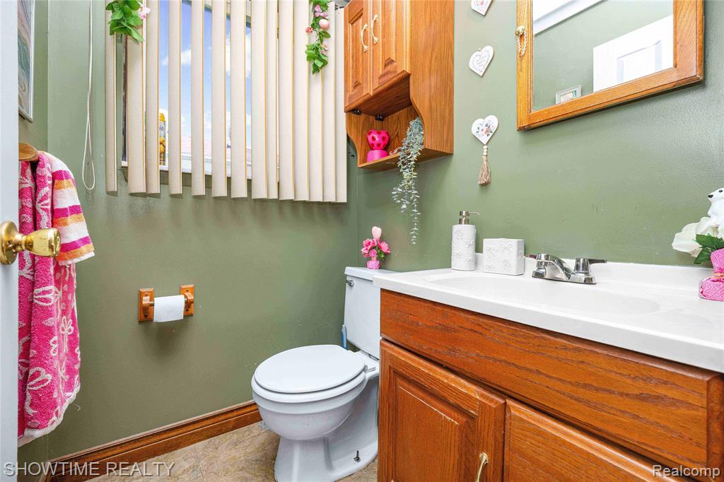 31720 Kelly Road, Roseville, MI 48066 — Photo 20