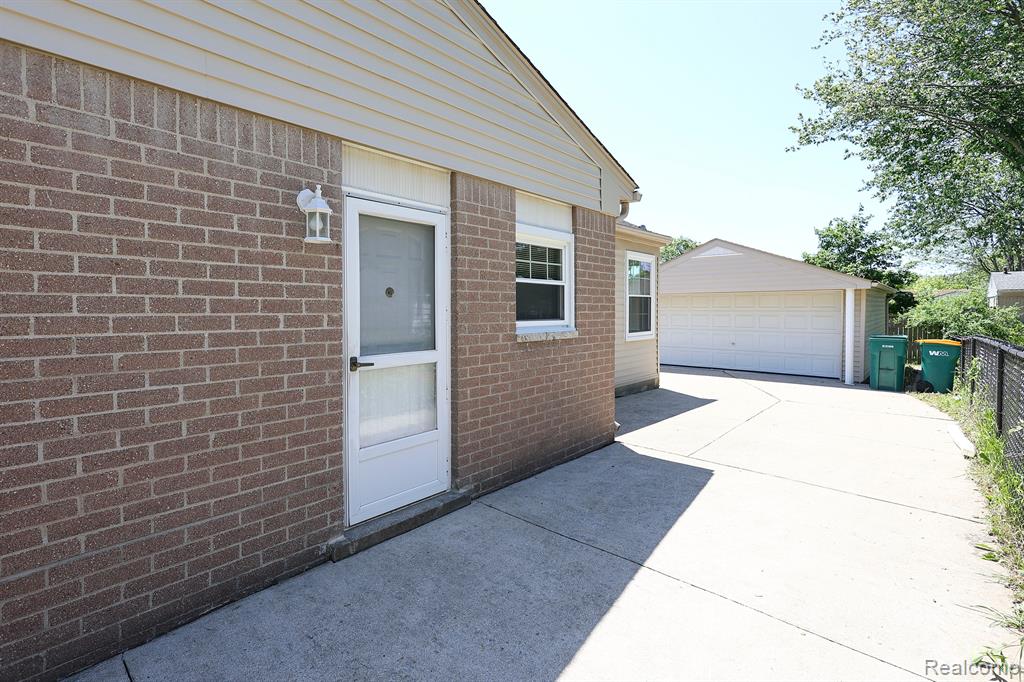 9858 FAIRBANKS Street, Van Buren, MI 48111 — Photo 28
