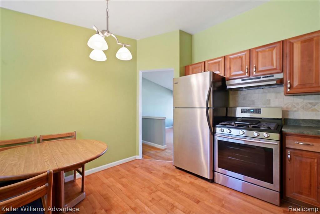 52433 Ihla Street, Utica, MI 48316 — Photo 10