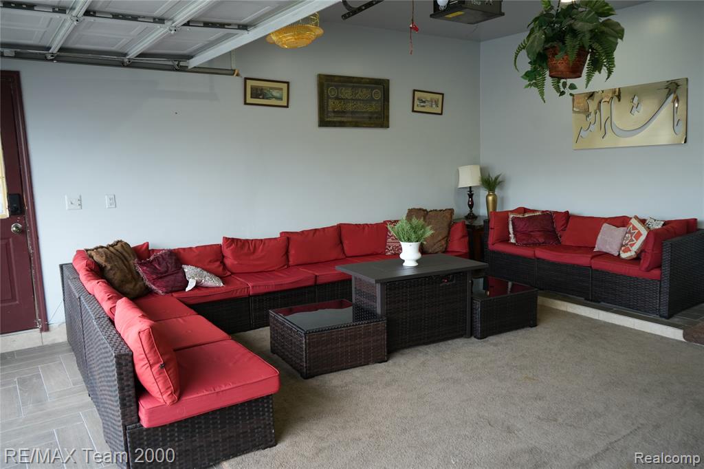6426 Chase Road, Dearborn, MI 48126 — Photo 31