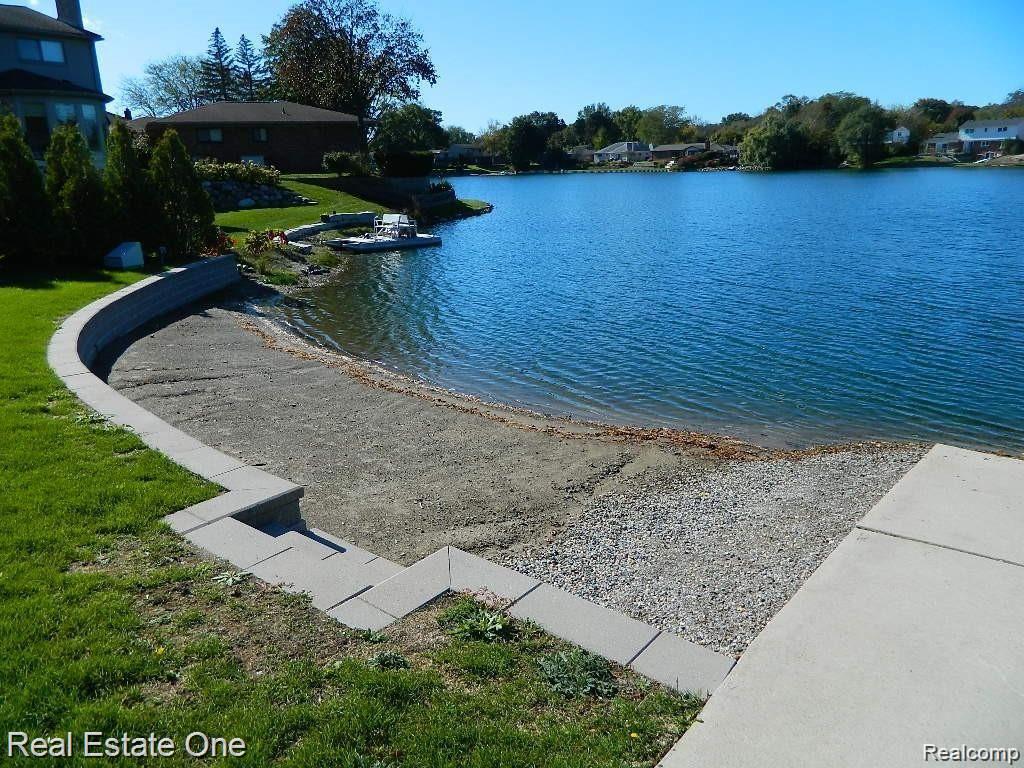 6927 Northpoint Drive, Troy, MI 48085 — Photo 10