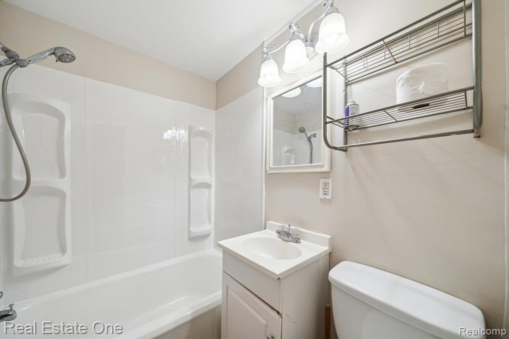 95 N WASHINGTON Street, Oxford, MI 48371 — Photo 24