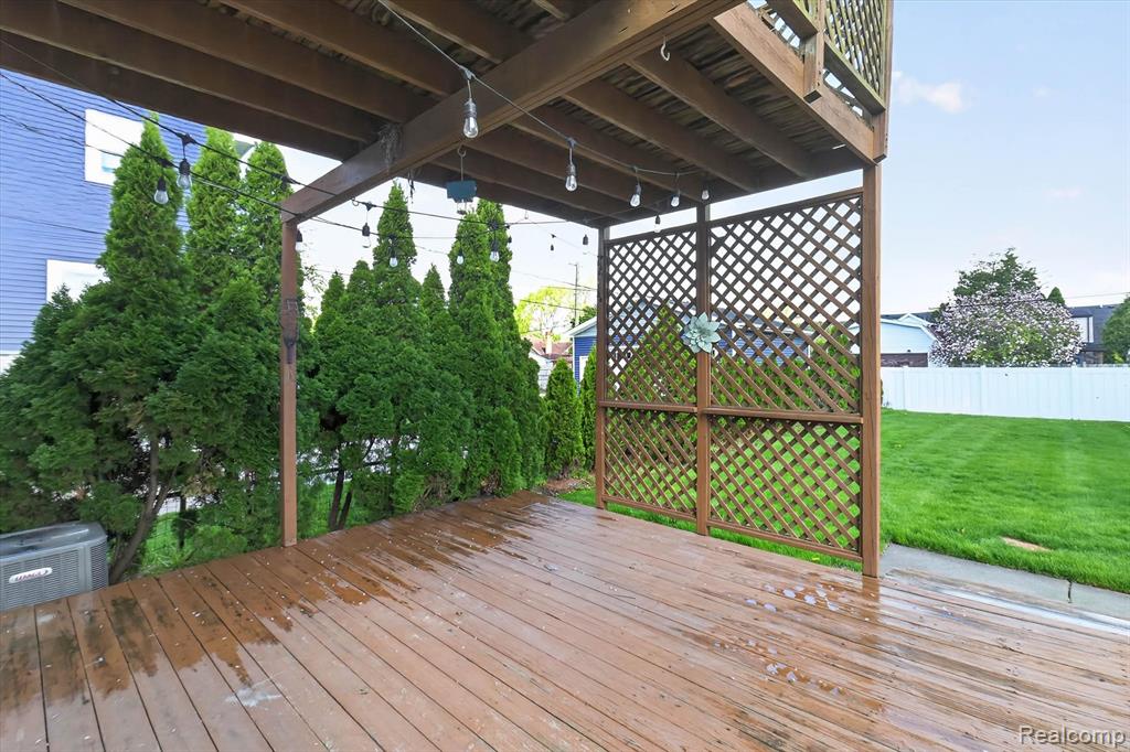 1518 Chestnut Street, Wyandotte, MI 48192 — Photo 28