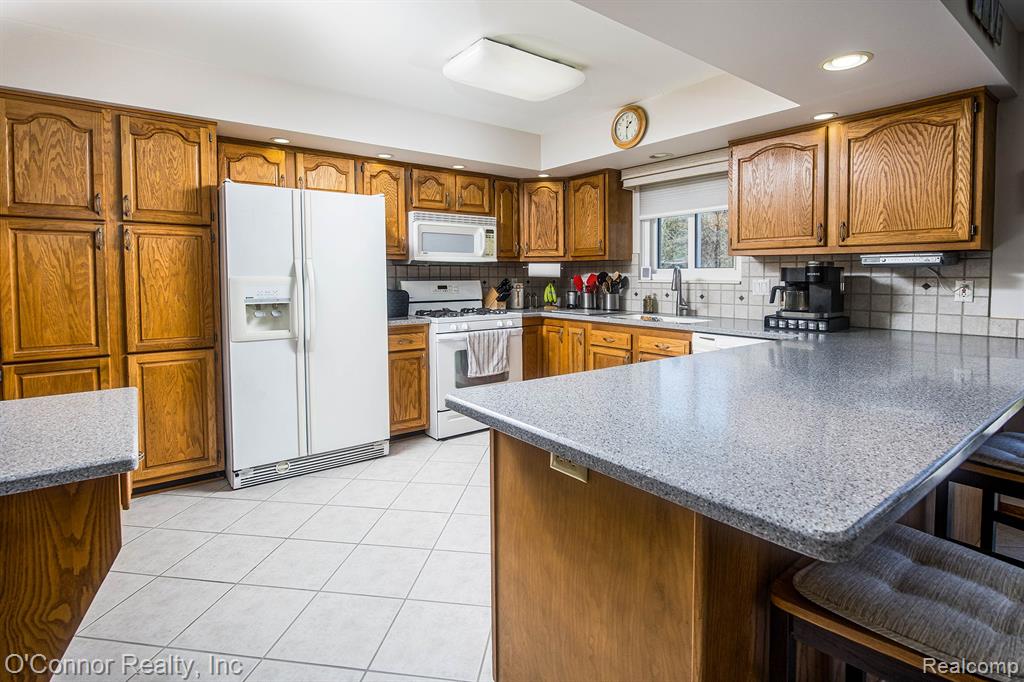 748 ALEXANDRIA Street, Marysville, MI 48040 — Photo 10