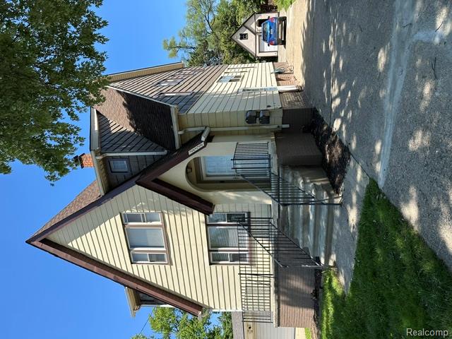 24320 Flower Ave, Eastpointe, MI 48021 — Photo 11