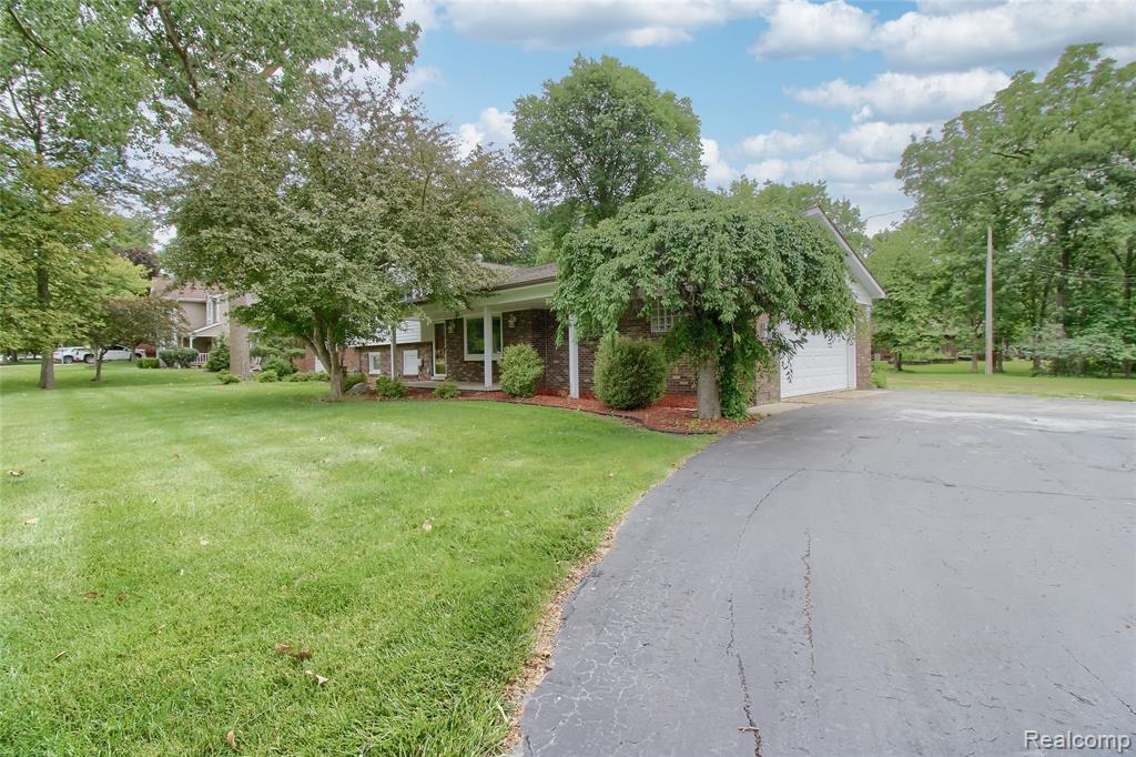 8695 Stout Avenue, Grosse Ile, MI 48138 — Photo 4