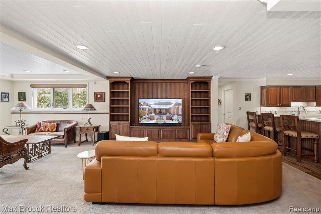 5867 BRAVO COURT, Orchard Lake Village, MI 48324 — Photo 54