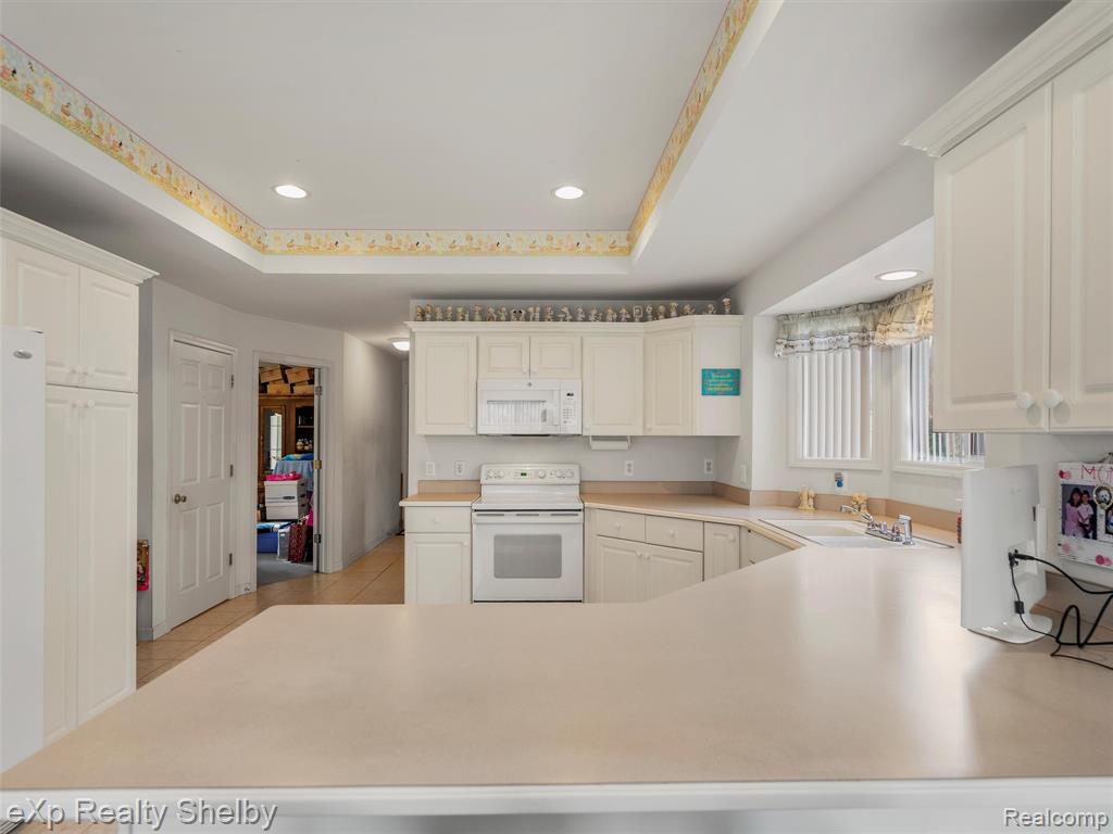 49088 Lehr Drive, Macomb, MI 48044 — Photo 15