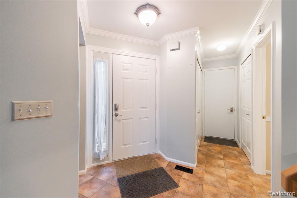18689 Hilltop Boulevard, Riverview, MI 48193 — Photo 5