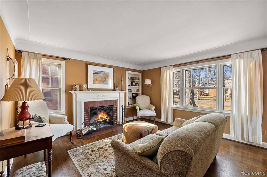 17601 Cambridge Boulevard, Lathrup Village, MI 48076 — Photo 5