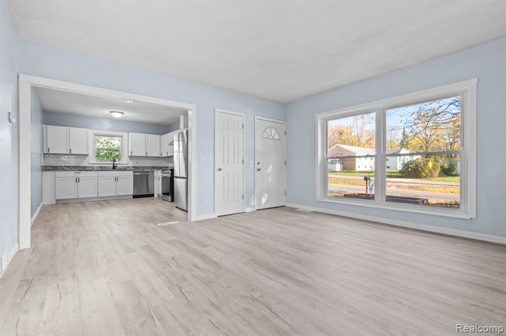 705 E Grand Boulevard, Ypsilanti, MI 48198 — Photo 3
