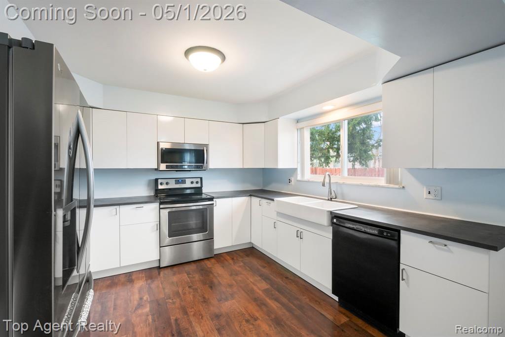 30151 Barbary Court, Warren, MI 48093 — Photo 13