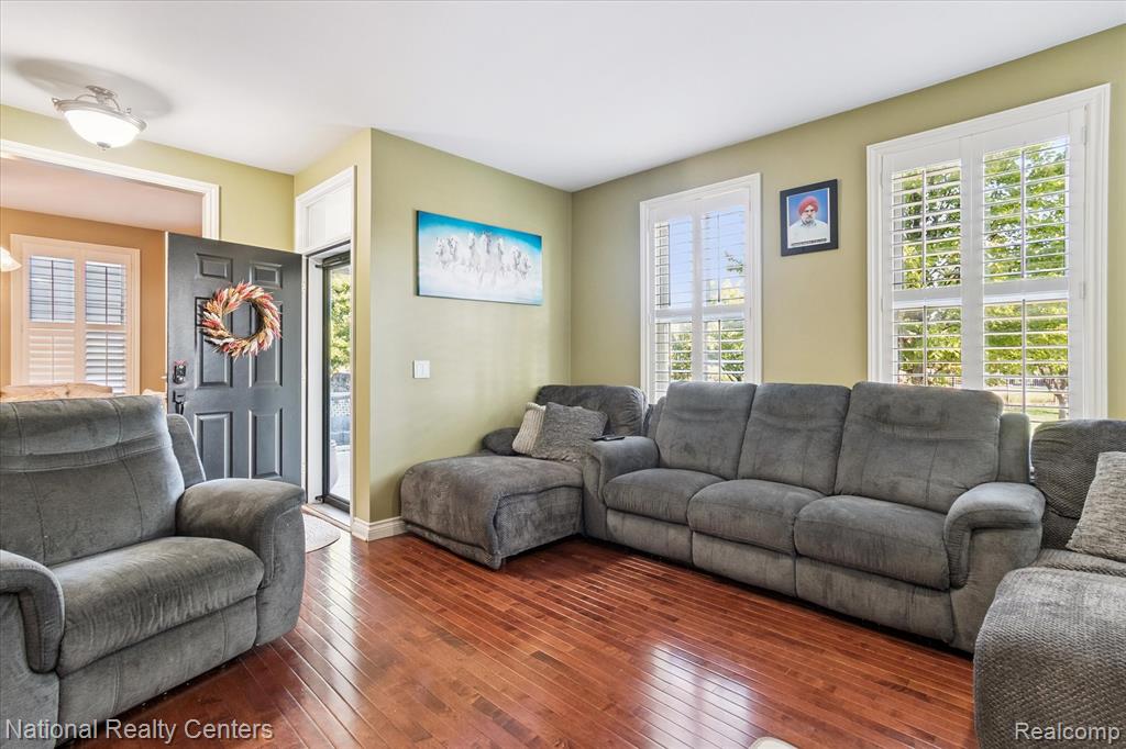 50249 Jefferson Street, Canton, MI 48188 — Photo 9