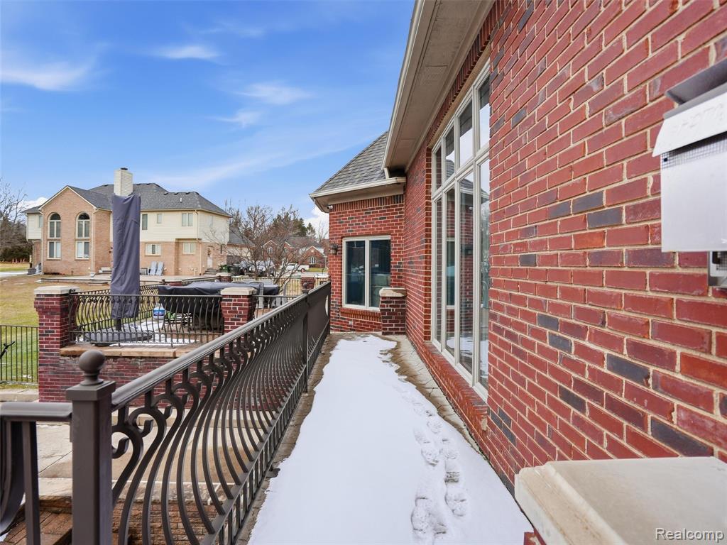 54465 Birchfield Drive E, Shelby Twp, MI 48316 — Photo 69