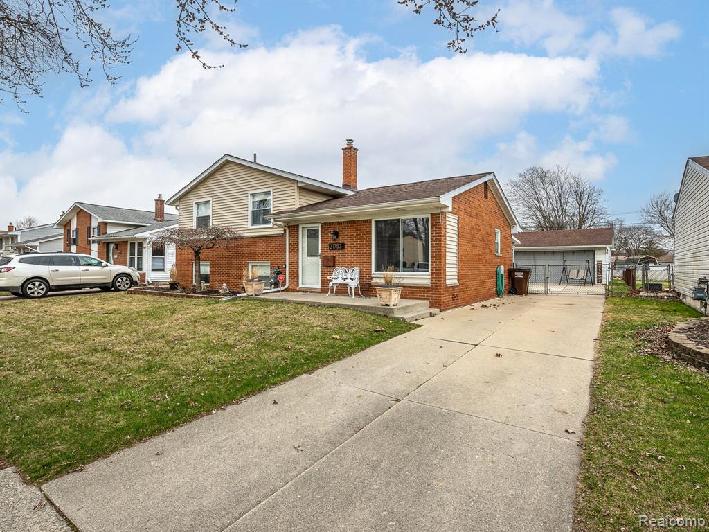 31753 Hazel Street, Rockwood, MI — Photo 24