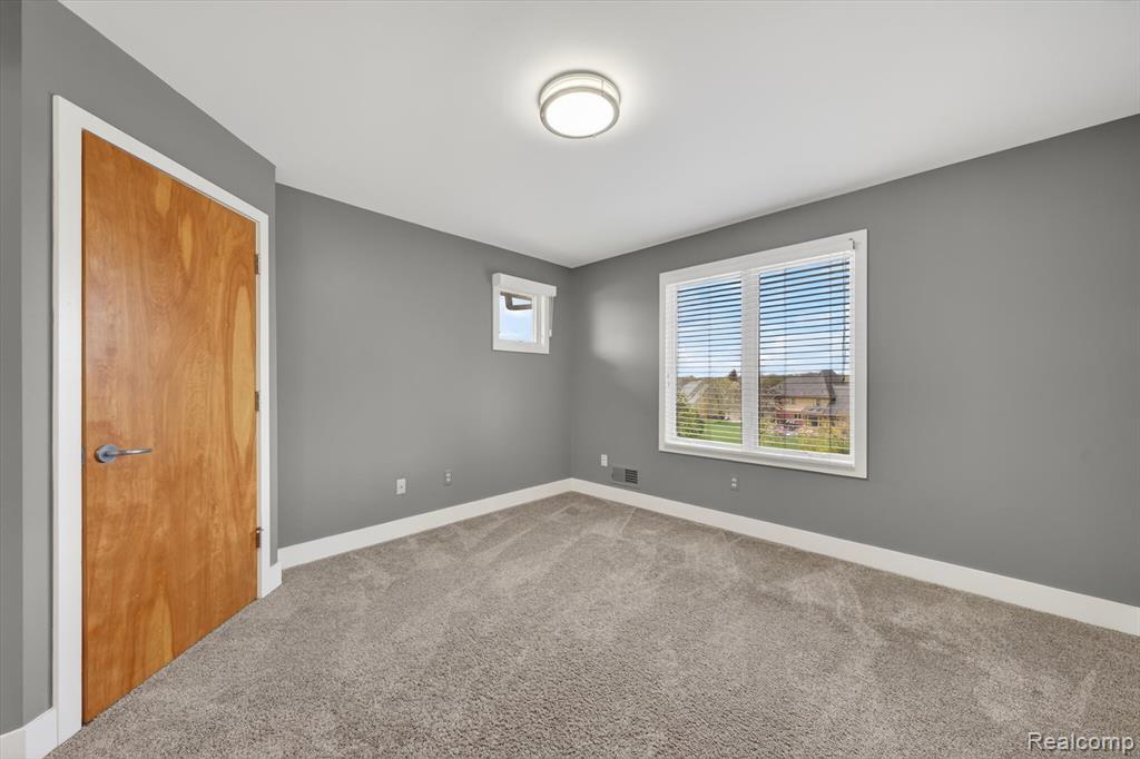 4176 Oak Tree Circle, Rochester, MI 48306 — Photo 23