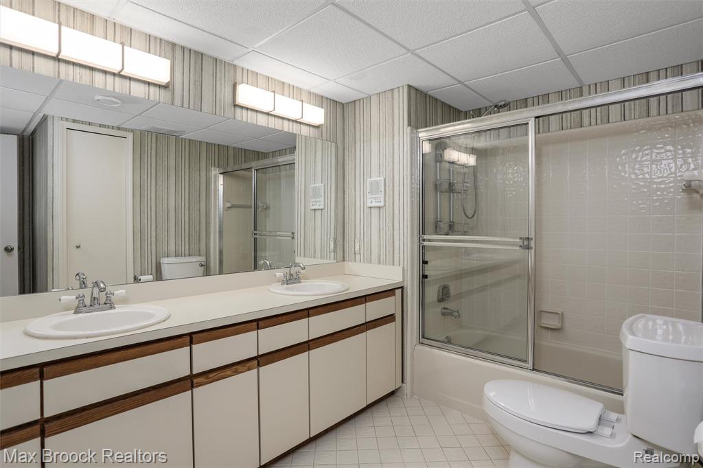 5844 INDEPENDENCE Lane, West Bloomfield, MI — Photo 39