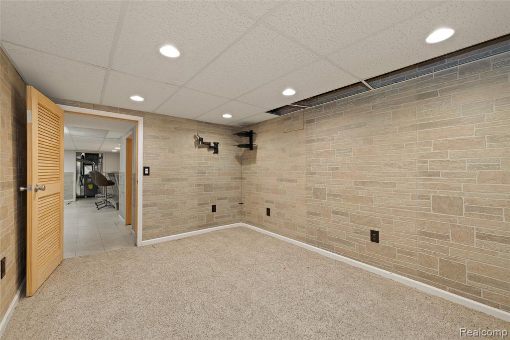 6695 Chirrewa Street, Westland, MI — Photo 22