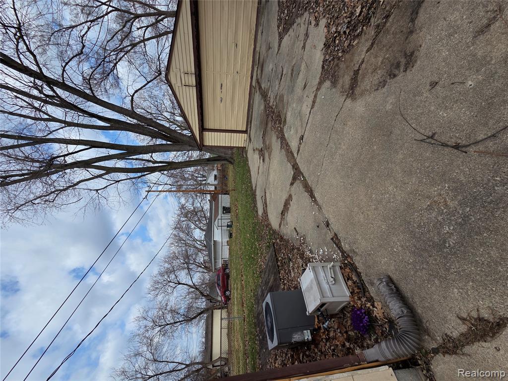 5897 Wilkie Avenue, Taylor, MI — Photo 10