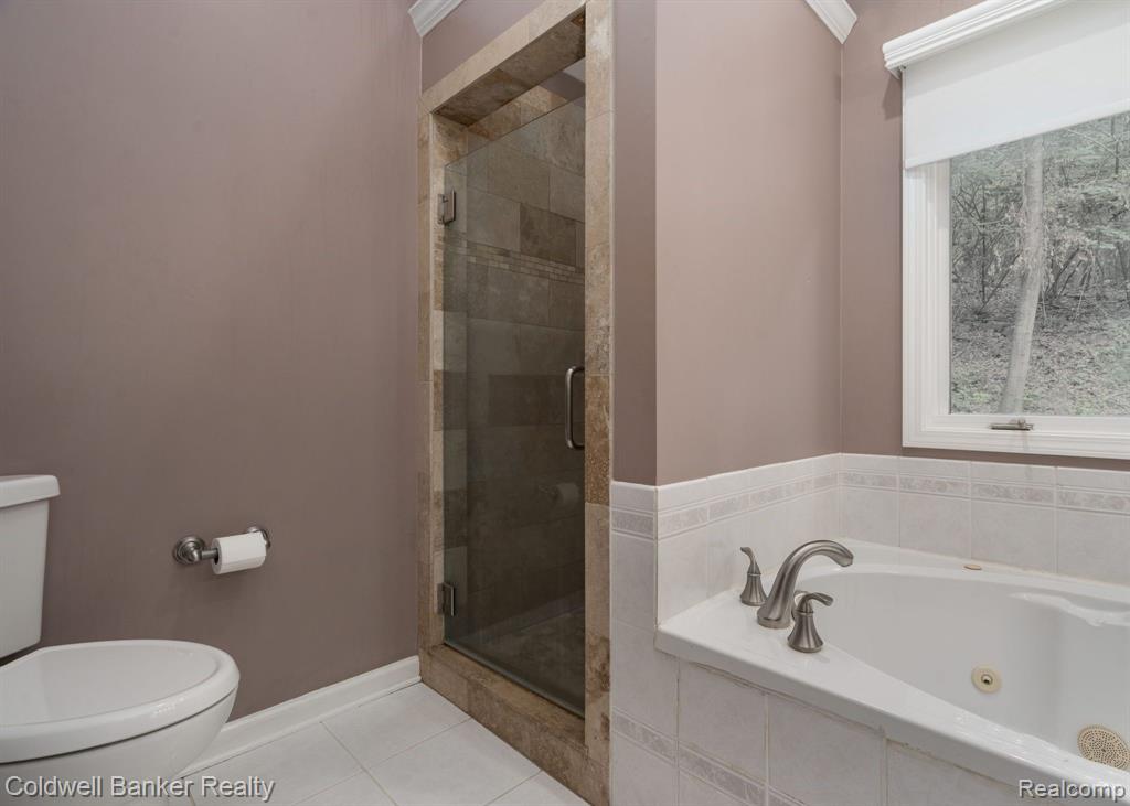 8673 Mohican Dr, Clarkston, MI 48348 — Photo 14