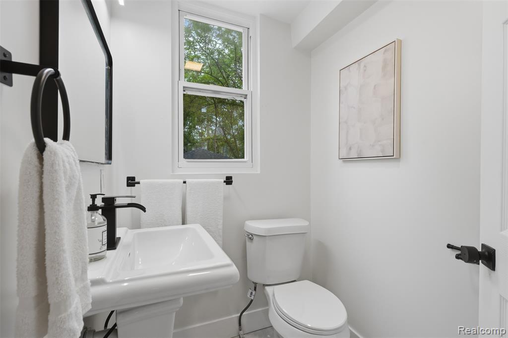 2501 Seyburn Street, Detroit, MI 48214 — Photo 18