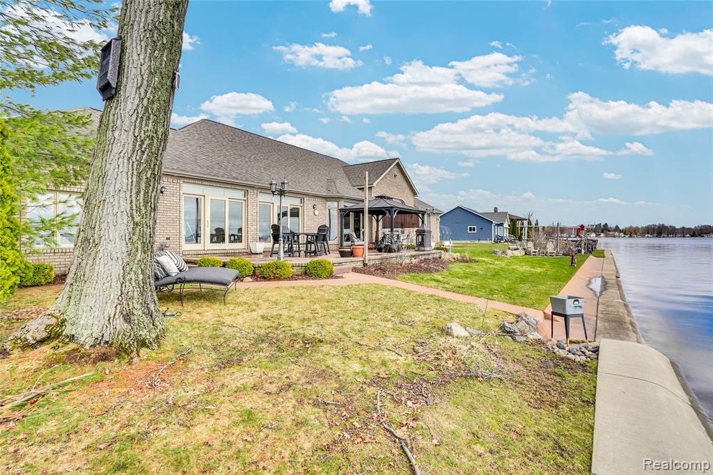 130 Whites Court, Houghton Lake, MI, 48629