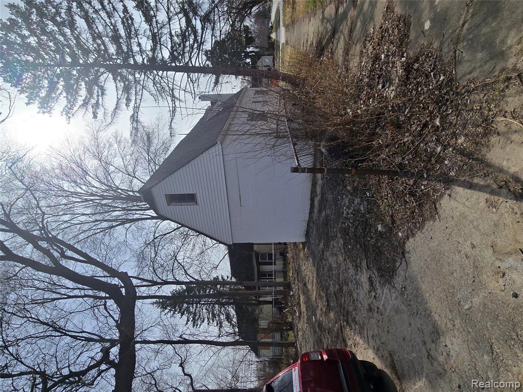 18101 Cornwall Street - Photo 4