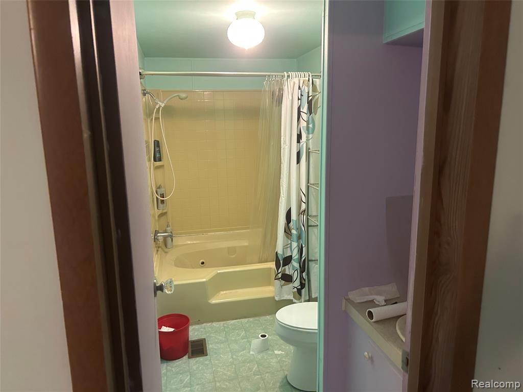 351 N. Squirrel RD, 209, Auburn Hills, MI 48326 — Photo 4