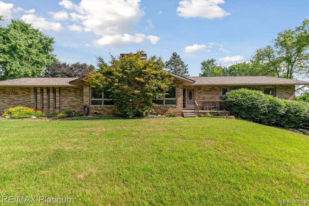 3200 Patterson Lake Road Road, Pinckney, MI 48169 — front exterior