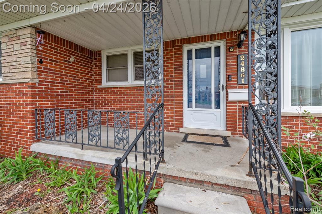 24861 Almond Avenue, Eastpointe, MI 48021 — Photo 5
