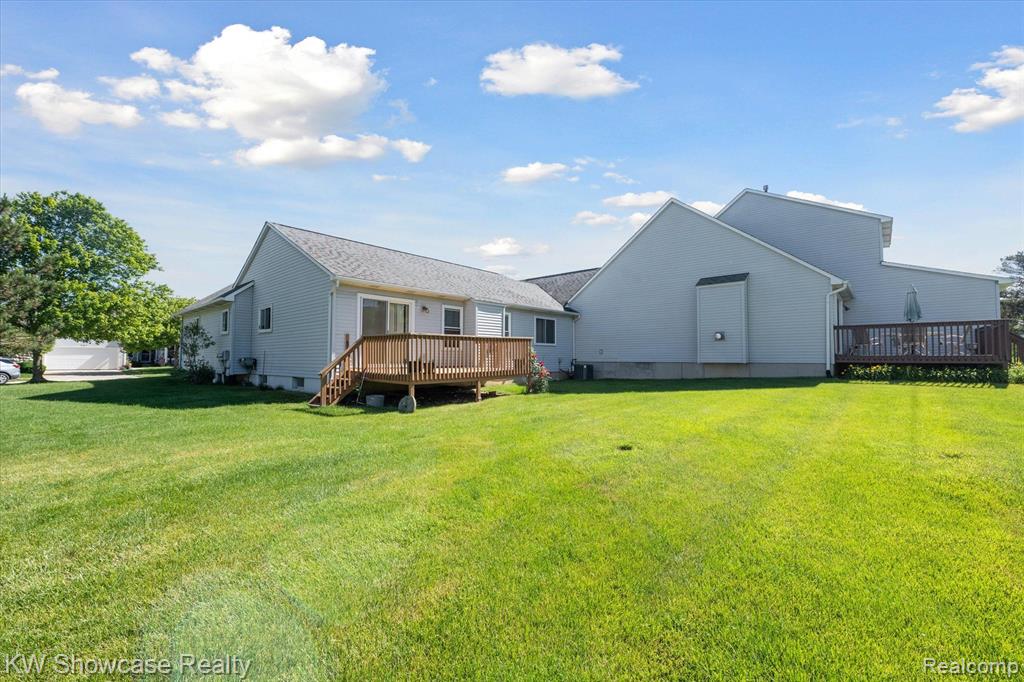 730 CHALLENGING Trail, South Lyon, MI 48178 — Photo 31