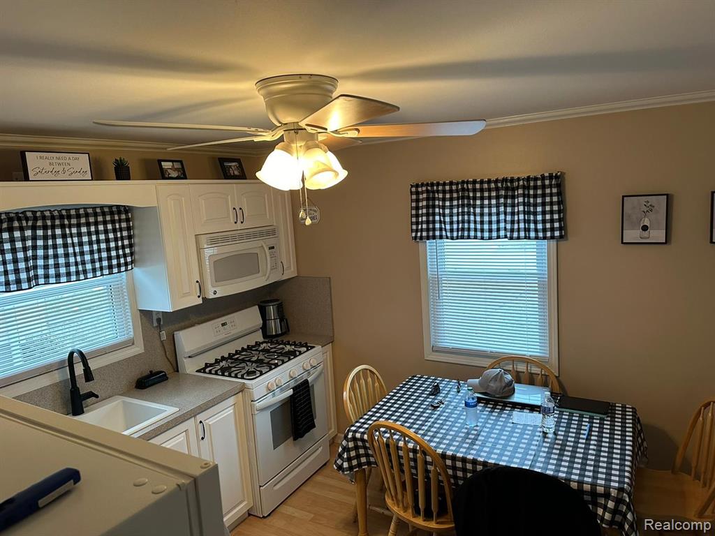 8428 BUSKO Avenue, Warren, MI 48093 — Photo 9