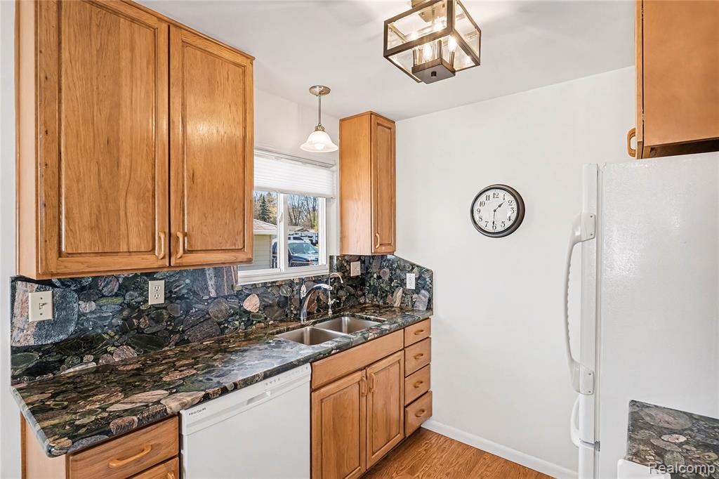 3504 Loon Lake Court, Linden, MI 48451 — Photo 10