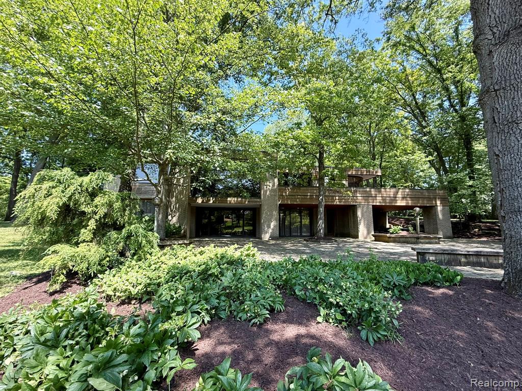 5035 Ponvalley Road, Bloomfield Hills, MI 48302 — Photo 2