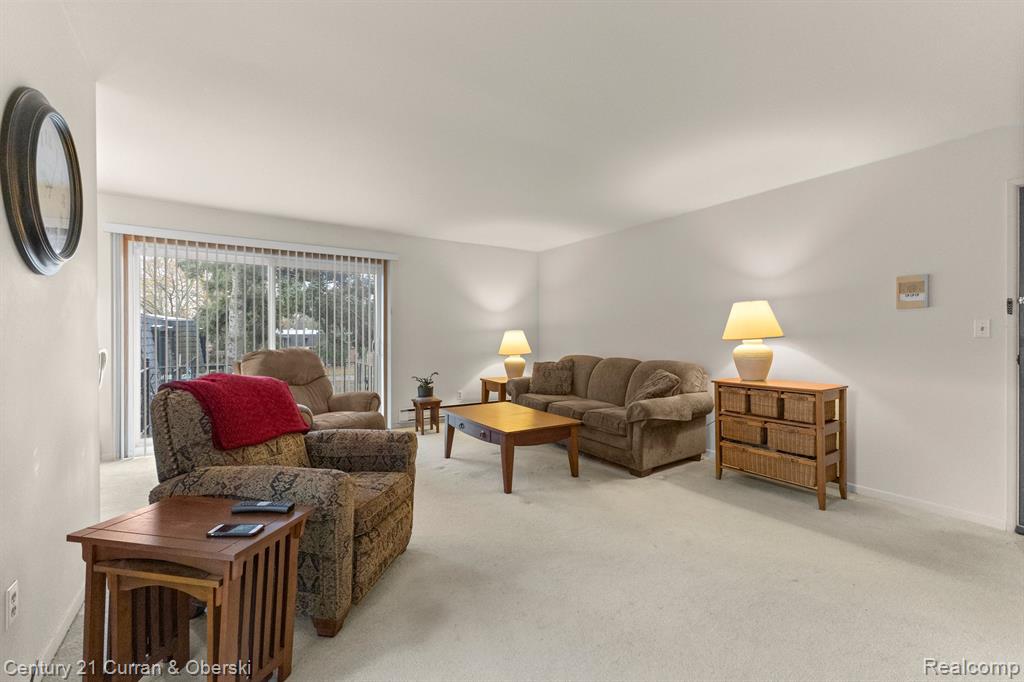 1852 COLONIAL VILLAGE Way, 3, Waterford, MI 48328 — Photo 3