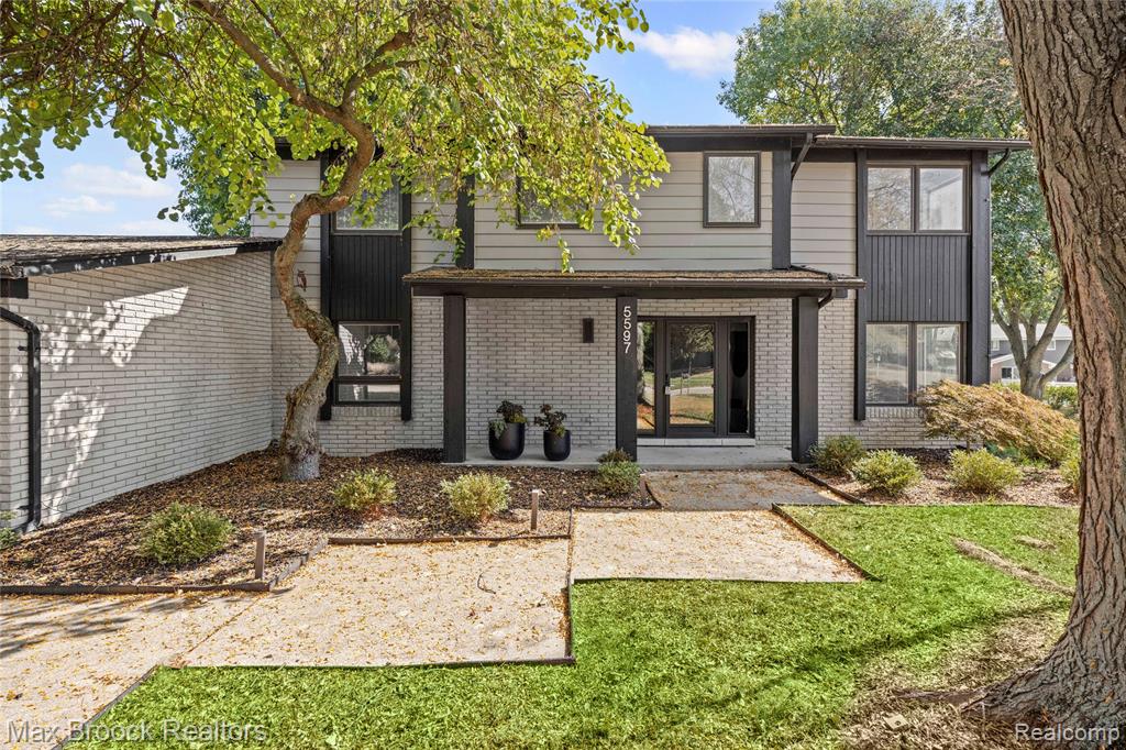 5597 Apple Ridge Trail, West Bloomfield, MI — front exterior