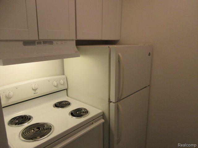31831 GRAND RIVER Avenue, Farmington, MI 48336 — Photo 10