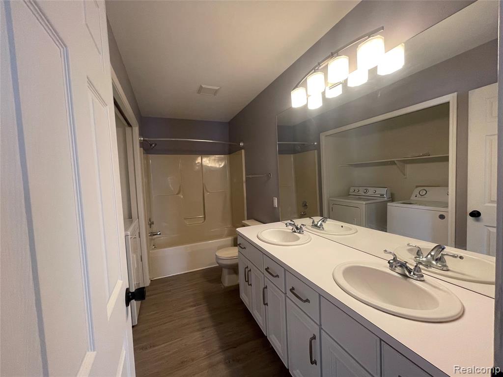 45225 Yorkshire Drive, Novi, MI — Photo 22