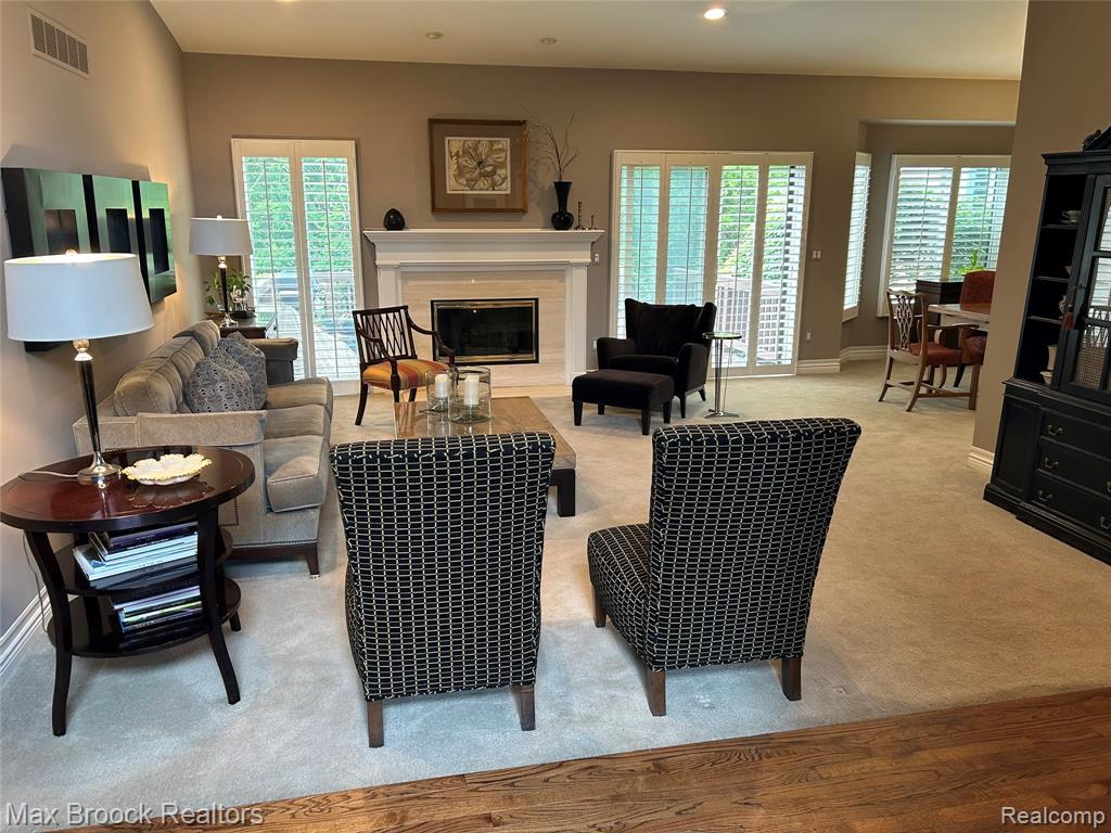 5015 Lake Vista Drive, West Bloomfield, MI 48323 — Photo 9