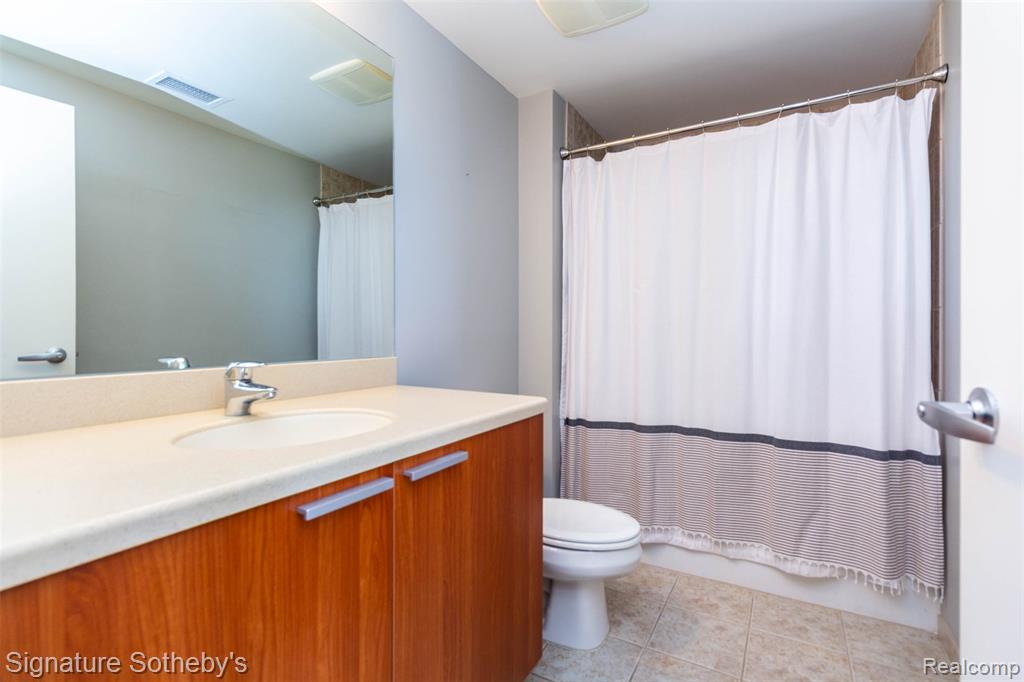 432 S Washington Avenue, 1007, Royal Oak, MI 48067 — Photo 25