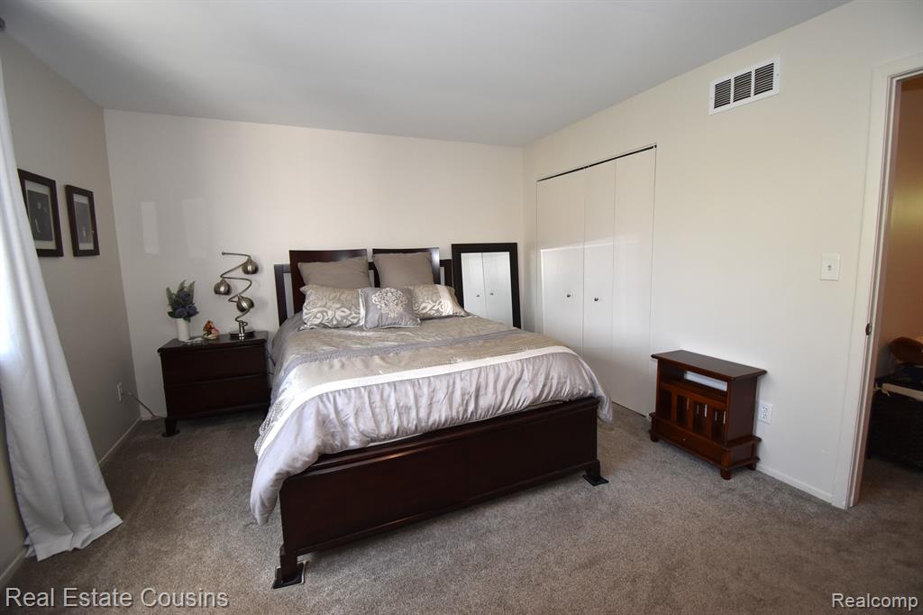 7230 BLUEWATER Drive, 130, Clarkston, MI 48348 — Photo 17
