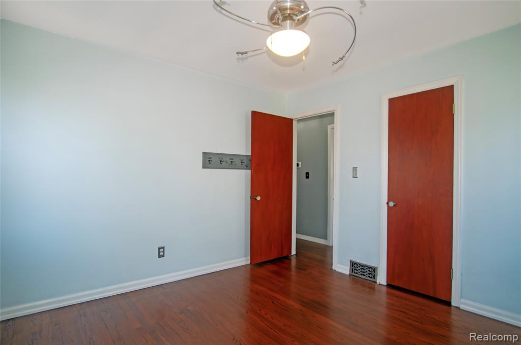 802 Catalpa Drive, Royal Oak, MI 48067 — Photo 17