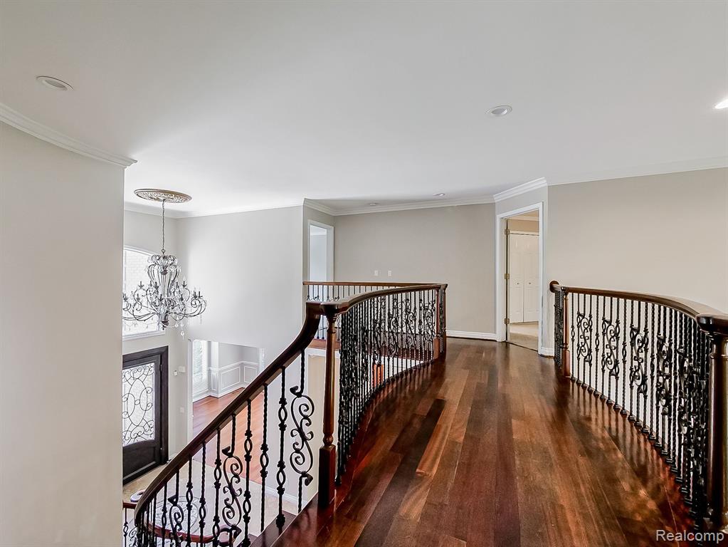 5570 HAMPSHIRE Drive, West Bloomfield, MI — Photo 48