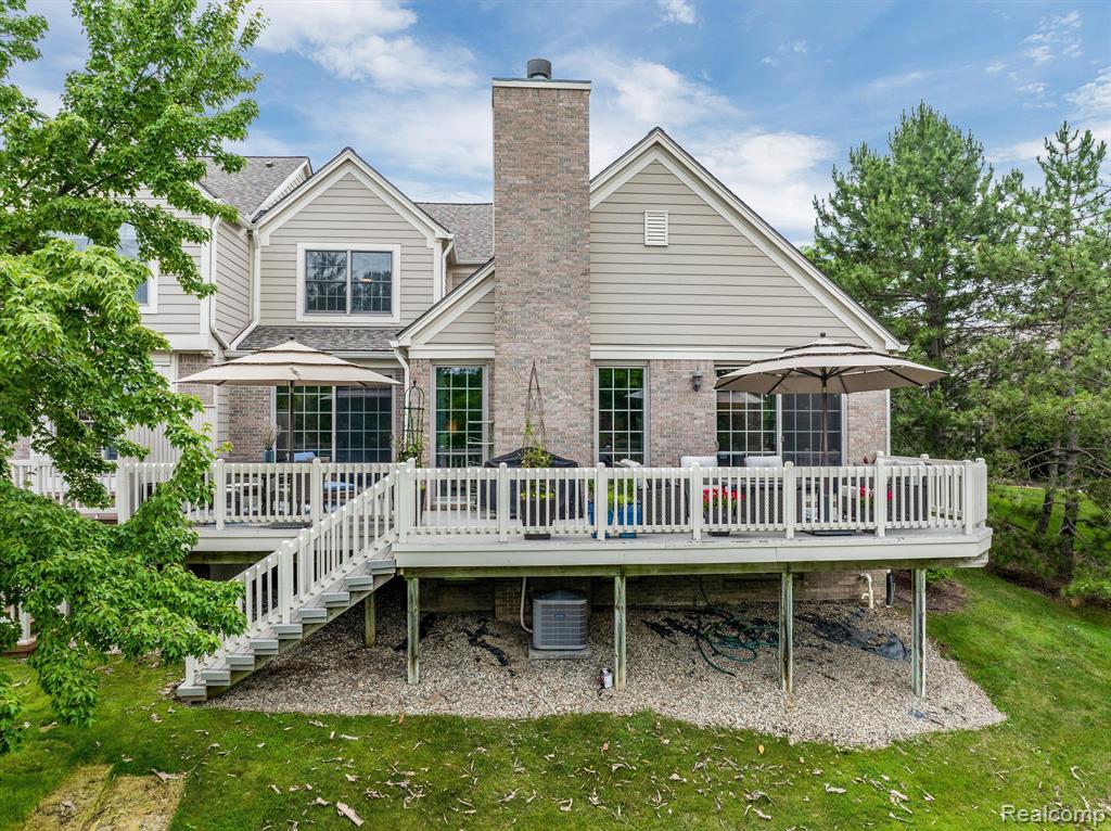 16964 LOCHMOOR Circle E, Northville, MI 48168 — Photo 35