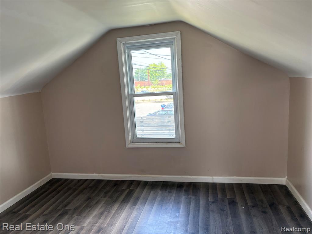 5873 Elmgrove Avenue, Warren, MI 48092 — Photo 9