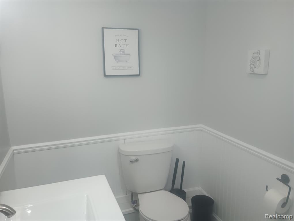 986 Pine Road, Bay City, MI 48706 — Photo 6